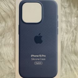 Apple iPhone 15 Pro Silicone Case with MagSafe 