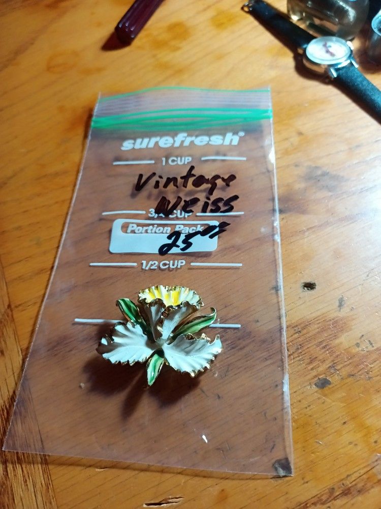 Jewelry Wiess Brooch