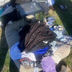 Selling My Storage Unit-clothes-pet-household