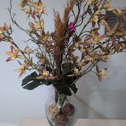 Artificial Faux Flowers in Vase, Fake Silk Floral Arrangements