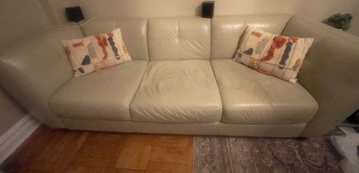 Sofa Raymour & Flanigan (2 piece leather sectional)