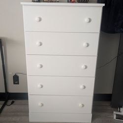 Five drawer all wood sturdy dresser NEW (White)