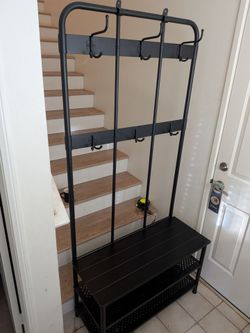 Coat/hat rack with 3 shelves