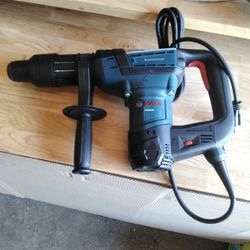 BOSCH 12 Amp 1-9/16 in. Corded Variable Speed SDS-Max Combination Concrete/Masonry Rotary Hammer 