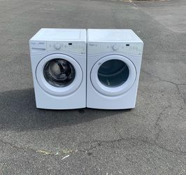 WHIRLPOOL WASHER AND DRYER SET.