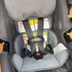 2 Graco  Car seats With Base 