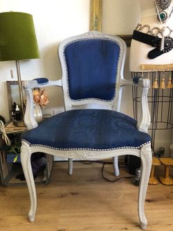 Beautiful accent 🪑 chair