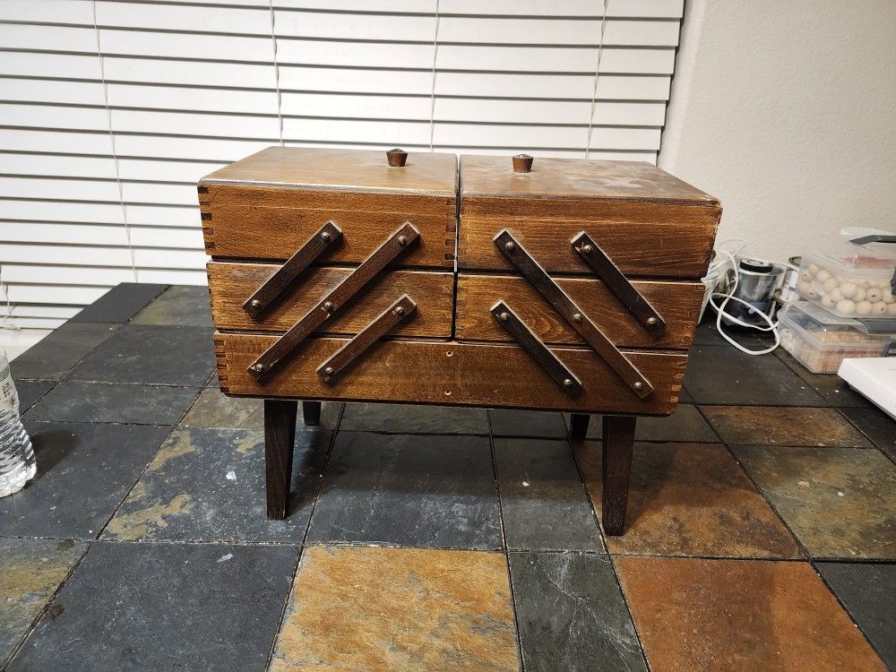 Large Wooden Sewing Box On Legs,, VINTAGE Art Deco Sewing Basket,, VTG Antique Knitting Basket