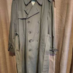 London Fog Maincoats Weatherwear Of Distinction  Made In USA SZ  42 REG  Vintage 