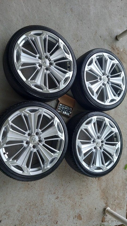 Aros De Toyota 20"