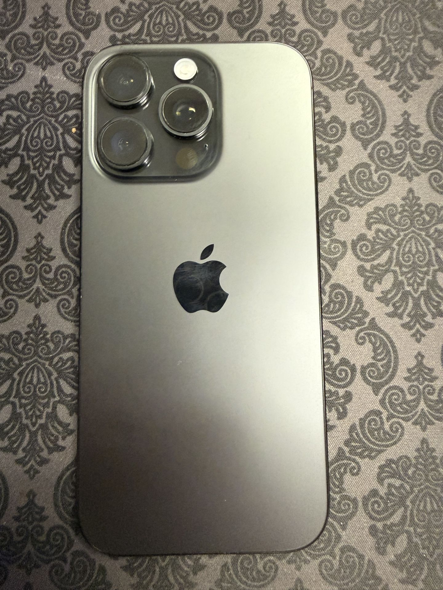 iPhone 16 Pro 1 TB ***Unlocked***