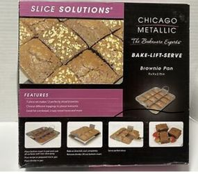 CHICAGO METALLIC BROWNIE BAKING PAN SLICE SOLUTIONS BAKE LIFT SERVE