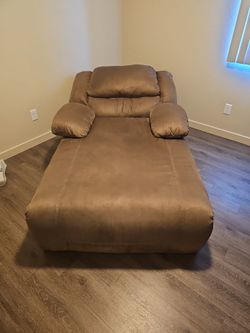 Ashley Hogan Mocha Chaise Lounge
