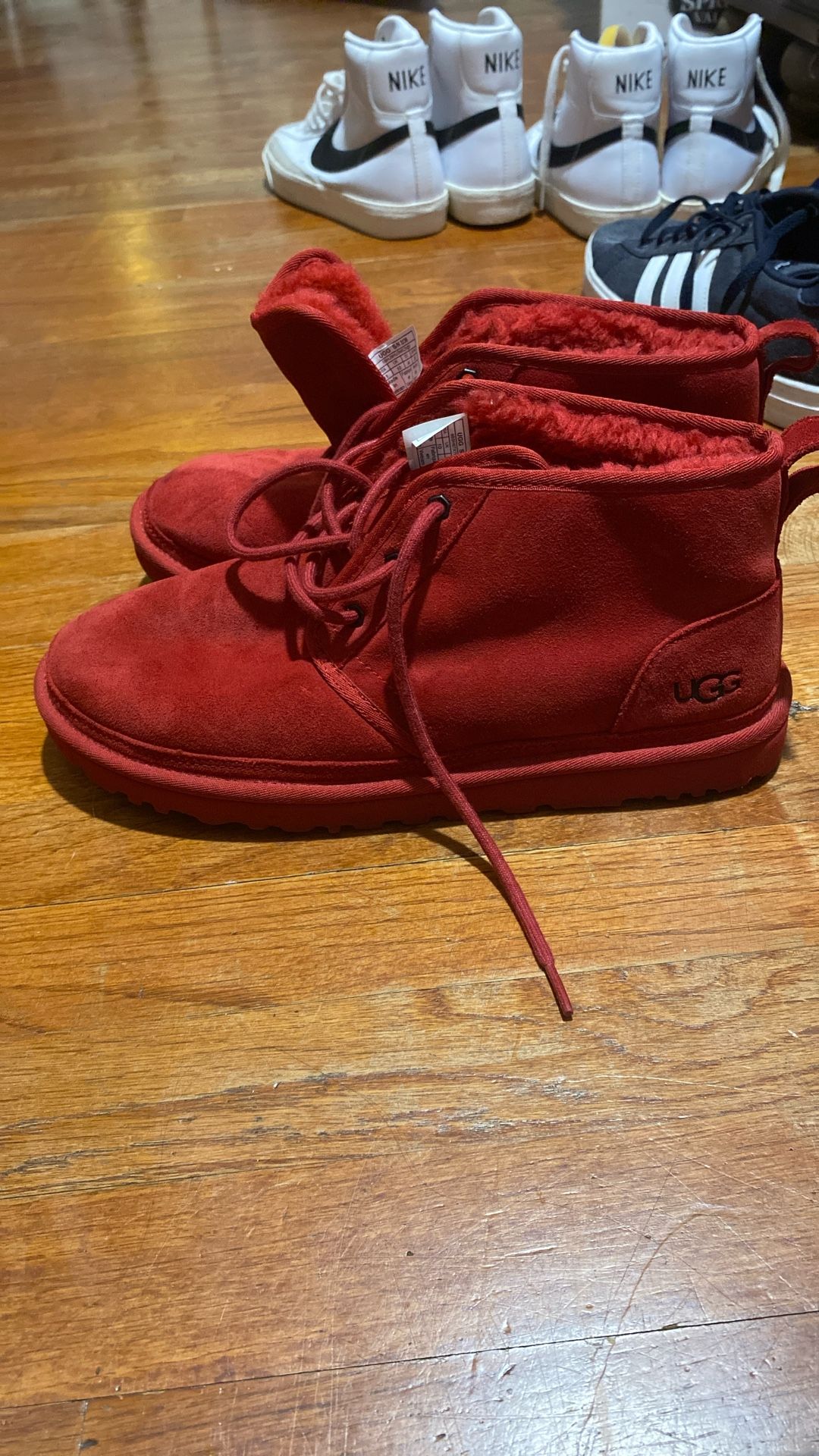 UGG Mens Neumel Suede Chukka Boots New Red Size 11