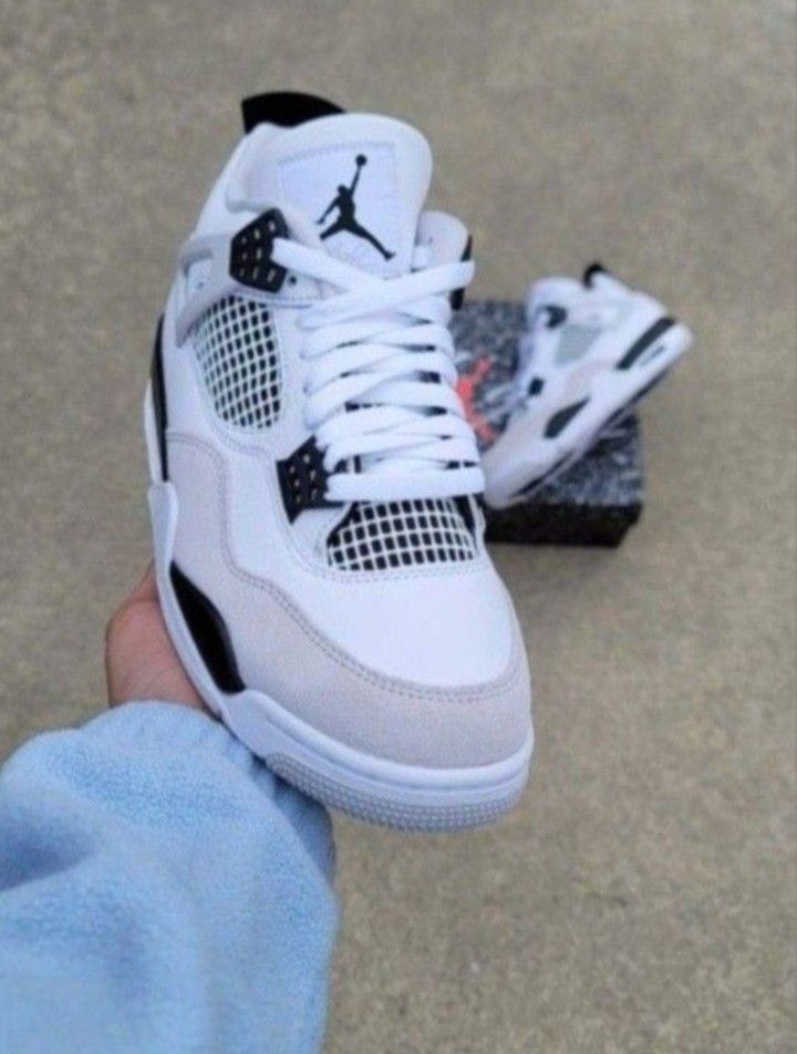 Air Jordan Retro 4 Military Black