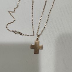 14 K Gold 22 Inch  Chain With Cross