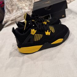 Jordan 4 Retro (PS) Boys' Sneakers Black Yellow Size 11C