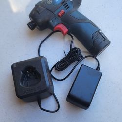 BOSCH IMPACT Ec BRUSHLESS MOTOR  With Battery And Charger  $110 Works Like New "" Batterie Full Charge 