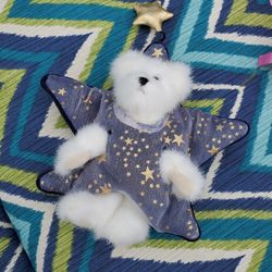 Boyd's bearChristmas star