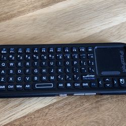 iPazzport Mini Handheld Keyboard
