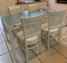 Dining Room Table with 4 Chairs