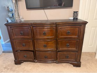 LARGEA dresser