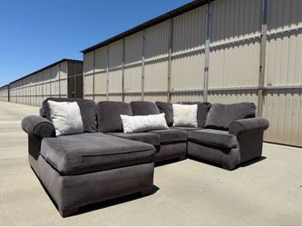 Beautiful 3 piece sectional couch