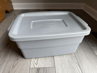 Rubbermaid Roughneck 3 Gal Storage Container