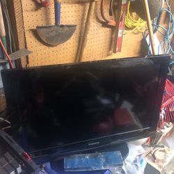 Samsung 30 Inch Tv.   