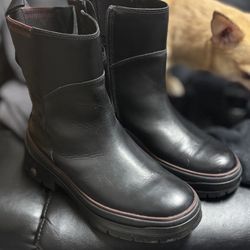 Timberland woman’s Boots, Waterproof Size 8