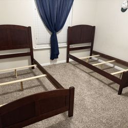 Twin Beds 