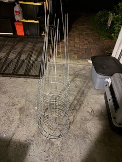 Silver Metal Tomato Cages