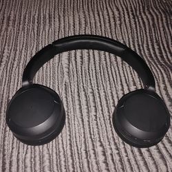Sony WHCH520 Bluetooth Wireless Headphones with Microphone - Black