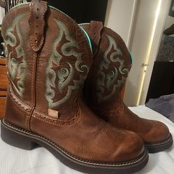 Justin Women's Gypsy. Cowboy Boot Size 10 B