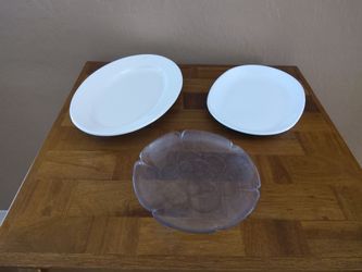 3 Different Sized Glass Serving Platters