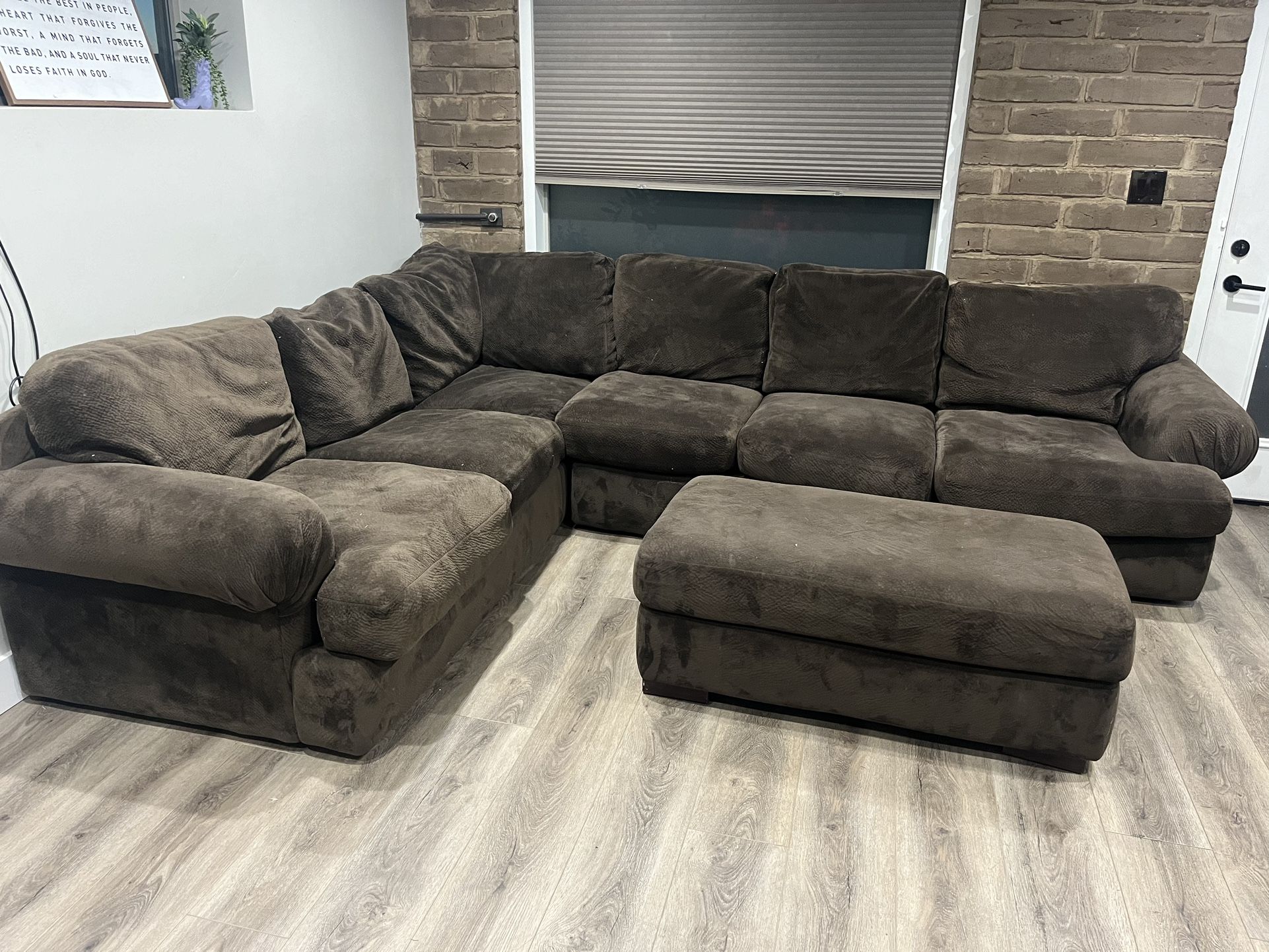 Couch/sectional