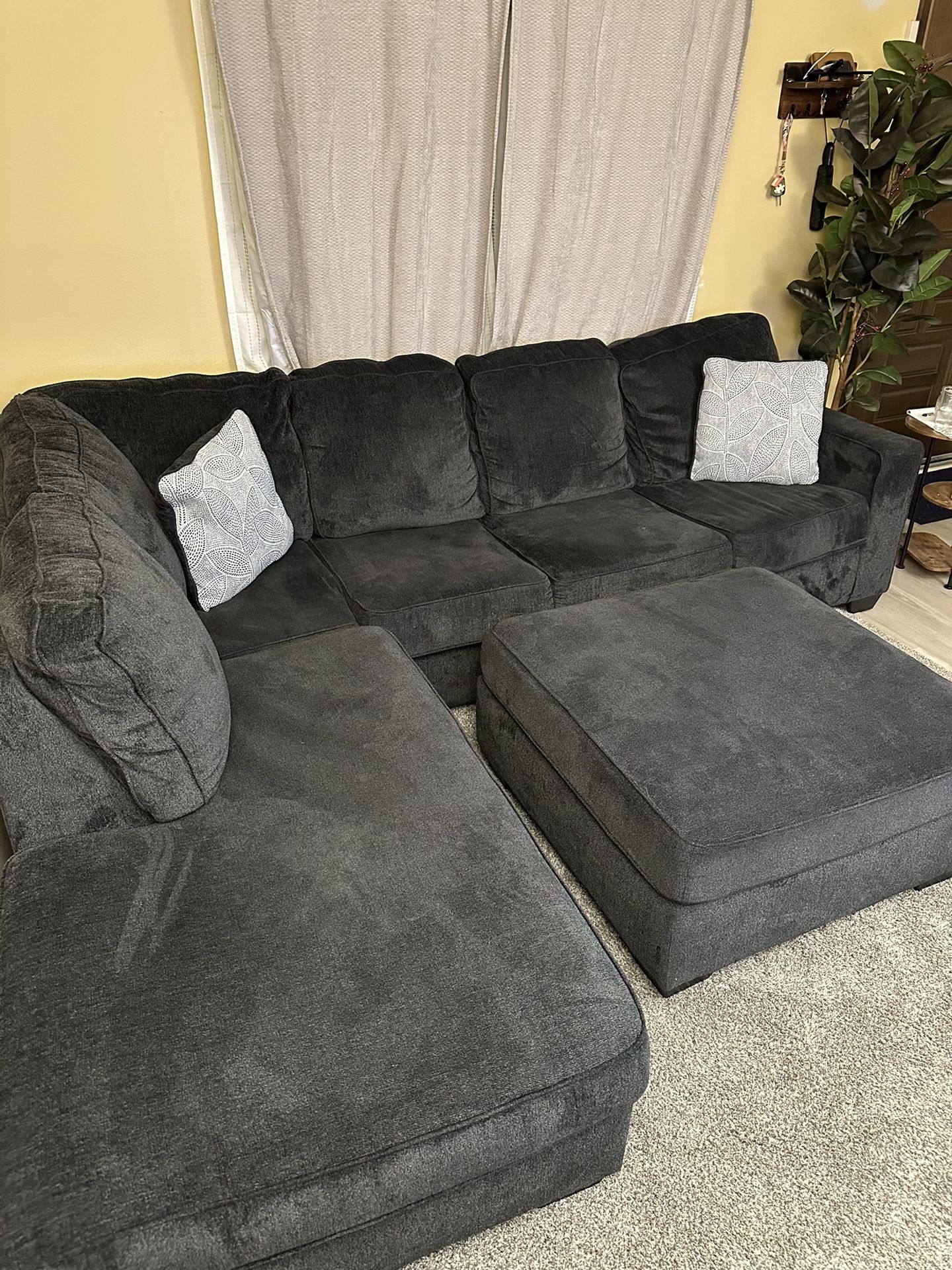 Sectional With Ottoman 