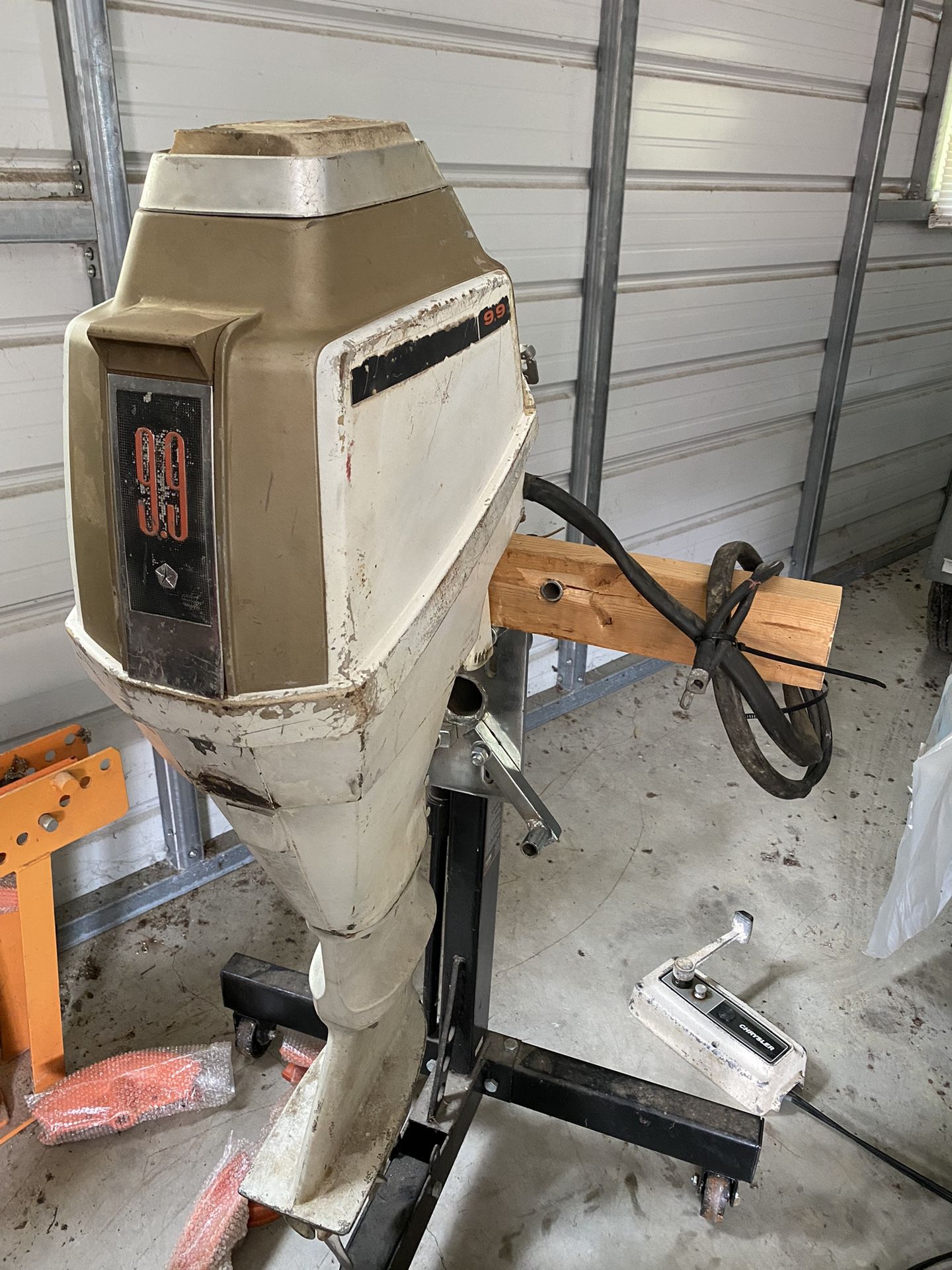 9.9 Chrysler Boat Motor And Controls