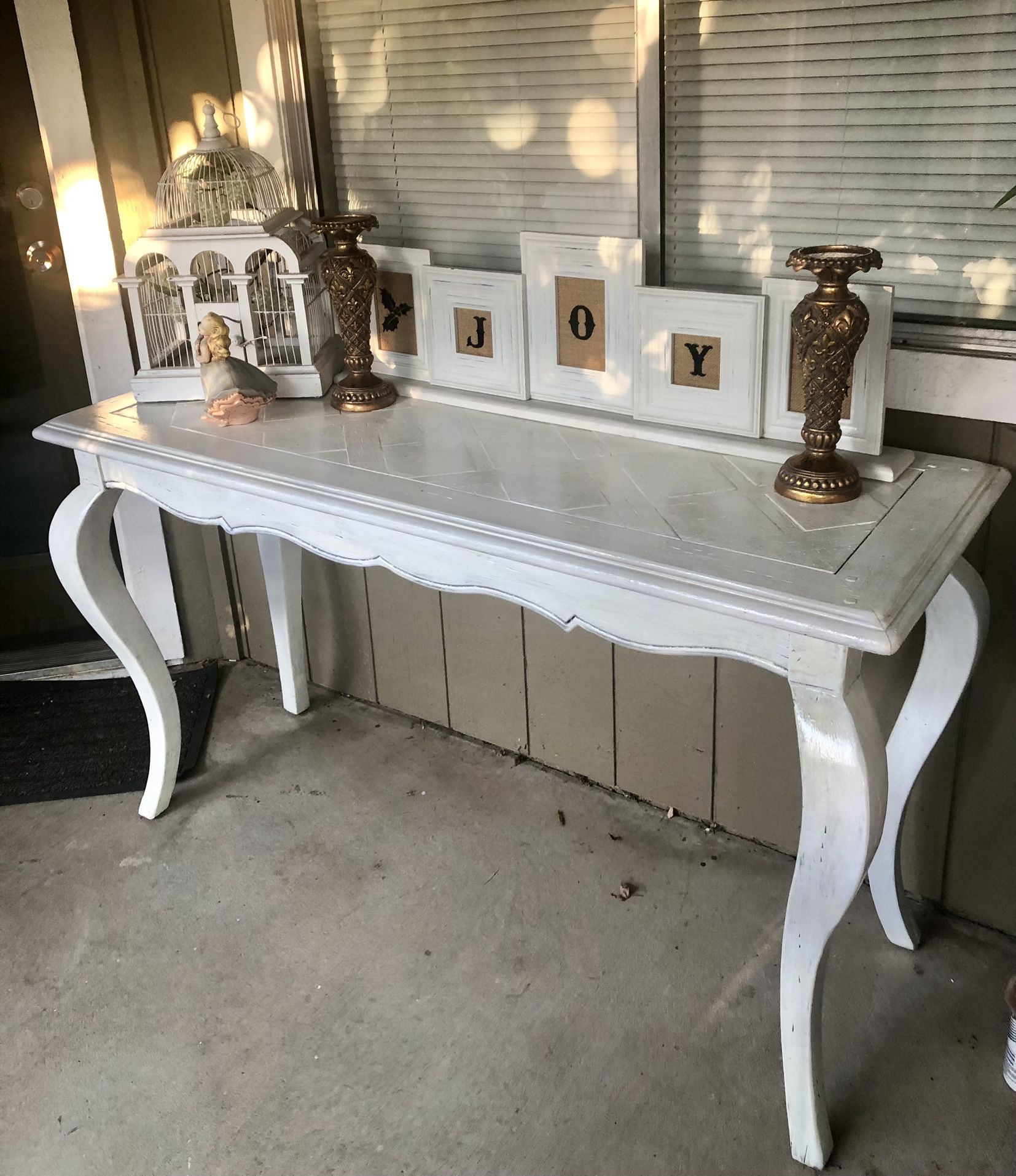 Solid Wood White Table . Console Table . Very Sturdy. PLEASE SEE PICTURES FOR DETAILS