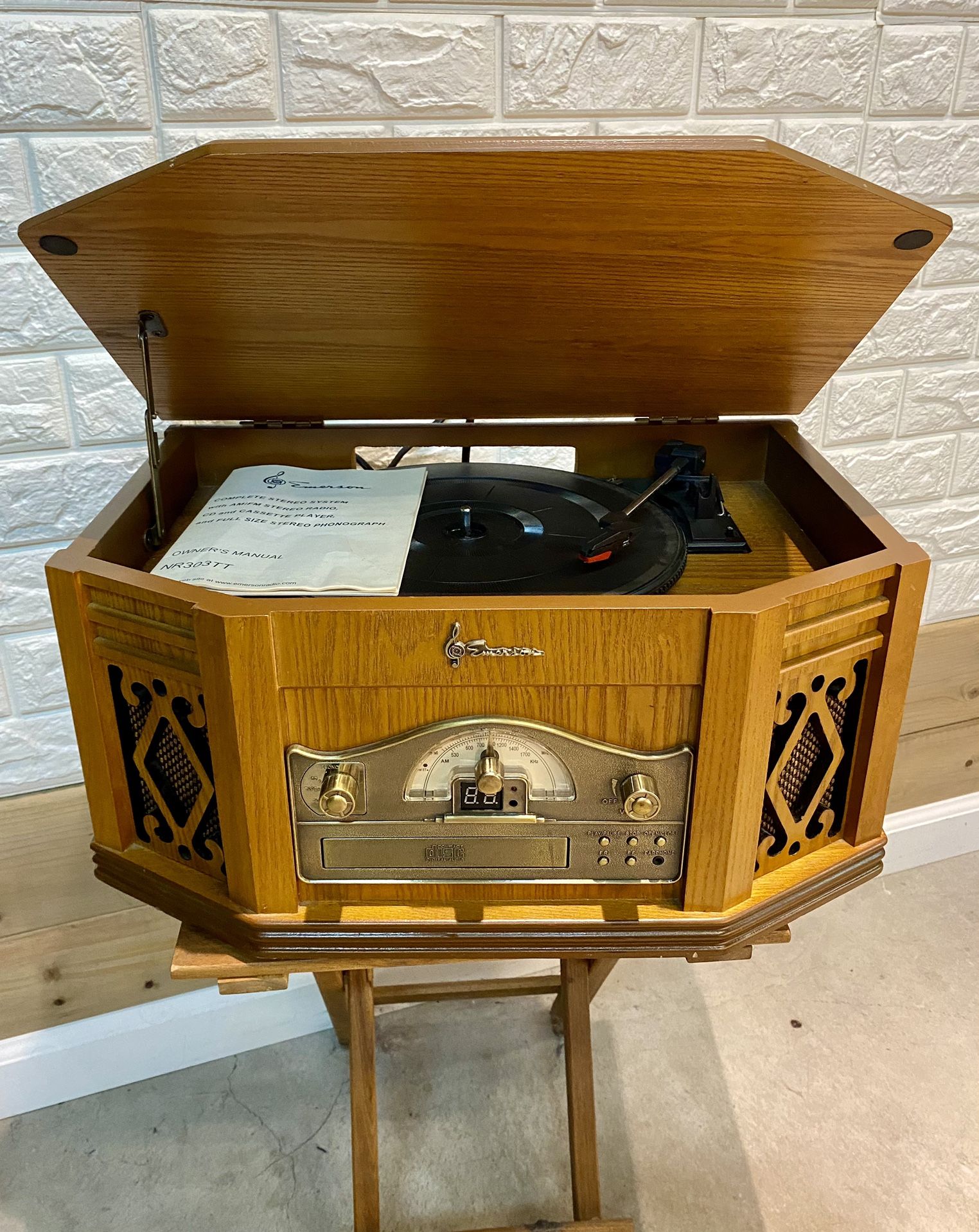 Emerson Vintage Record Player Music Hub 