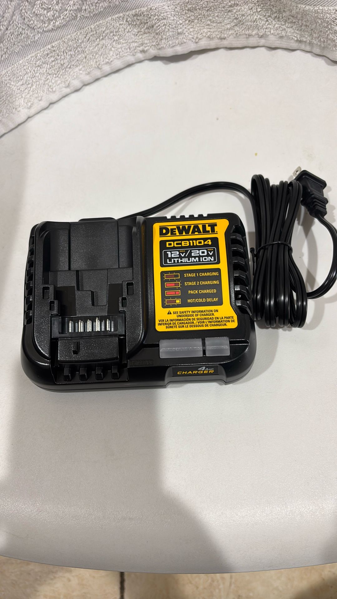 Dewalt 4amp Charger