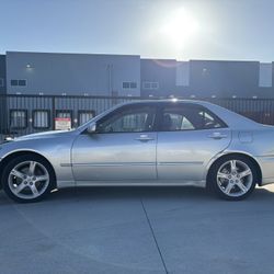 2001 Lexus IS300