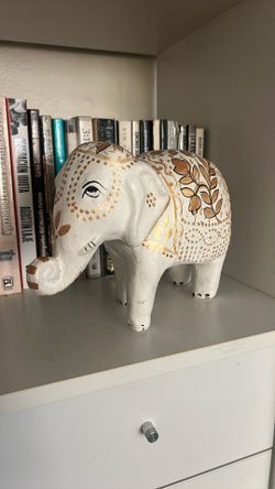 Modern White & Gold Elephant Decor 🐘✨