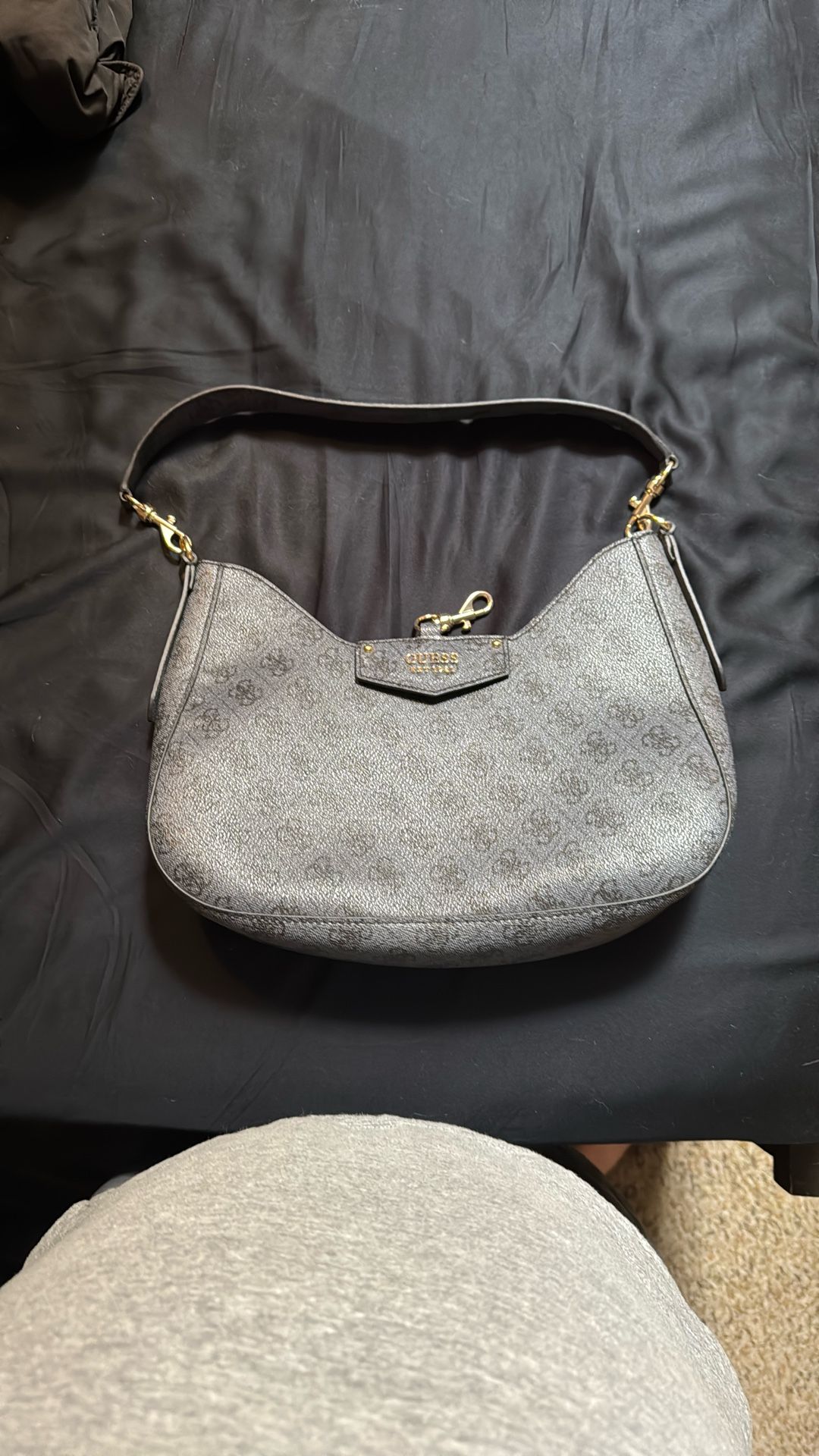 Woman’s Guess Pouch