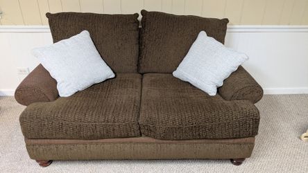 Oversized loveseat
