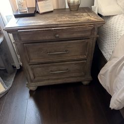 Bedframe and nightstands