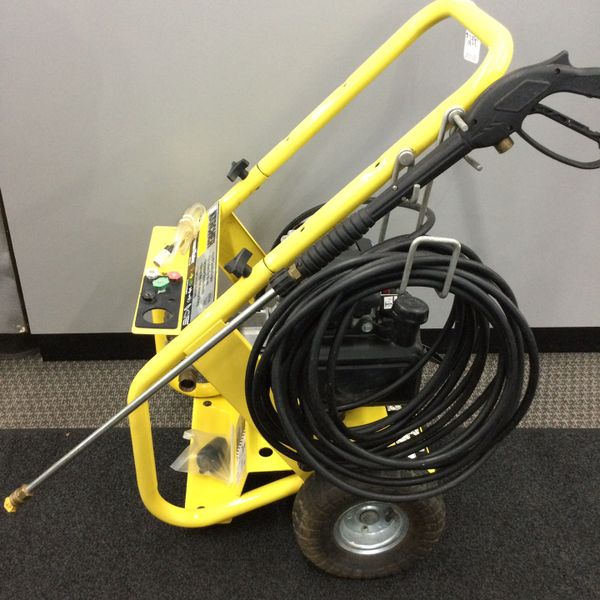 Karcher 2400 PSI Pressure Washer W/ Honda Engine for Sale in Kent, WA