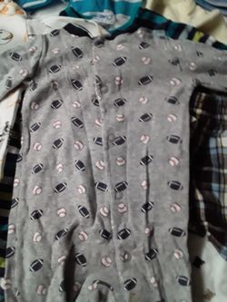 Baby clothes (lots)