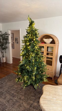 🎄 Pre-Lit Rotating Christmas Tree – Approx. 7.5 ft