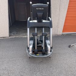 True Center Drive Elliptical 